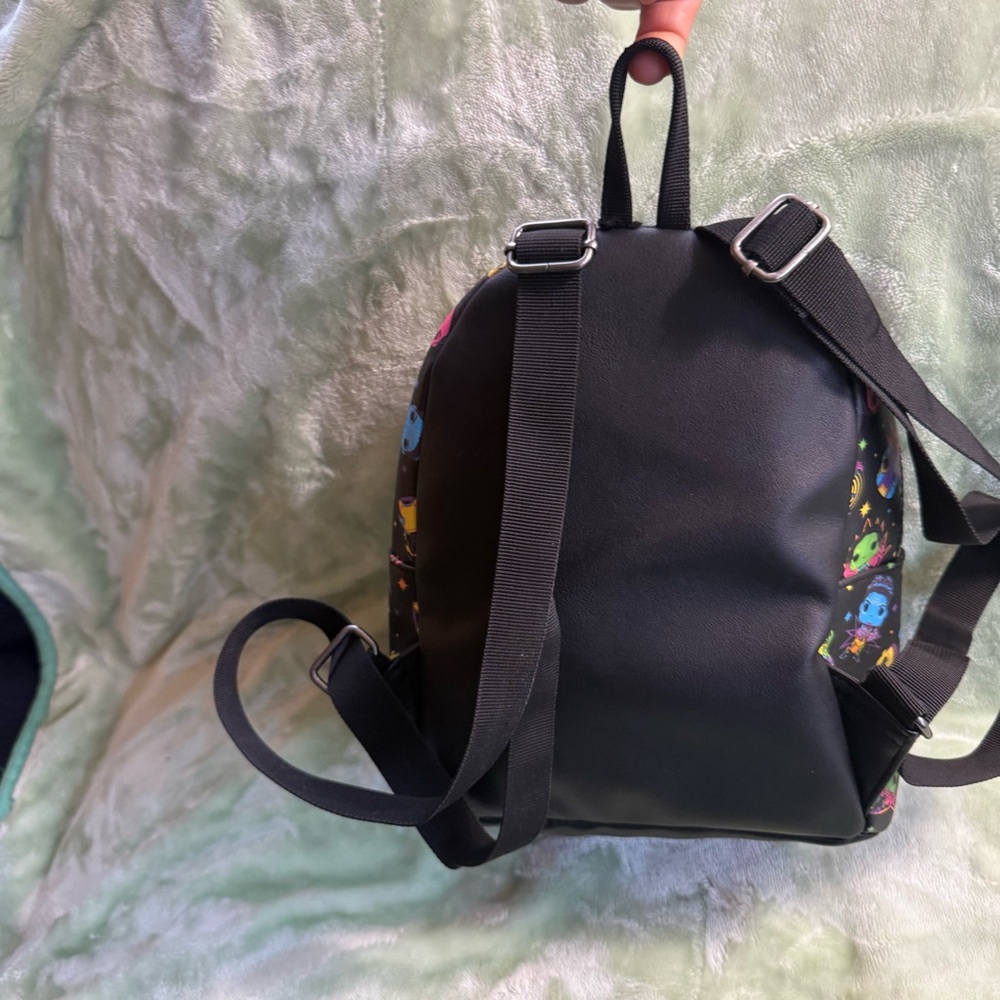 Funko POP Marvel: The Infinity Saga BLACKLIGHT Mini Backpack - Picture 7 of 10